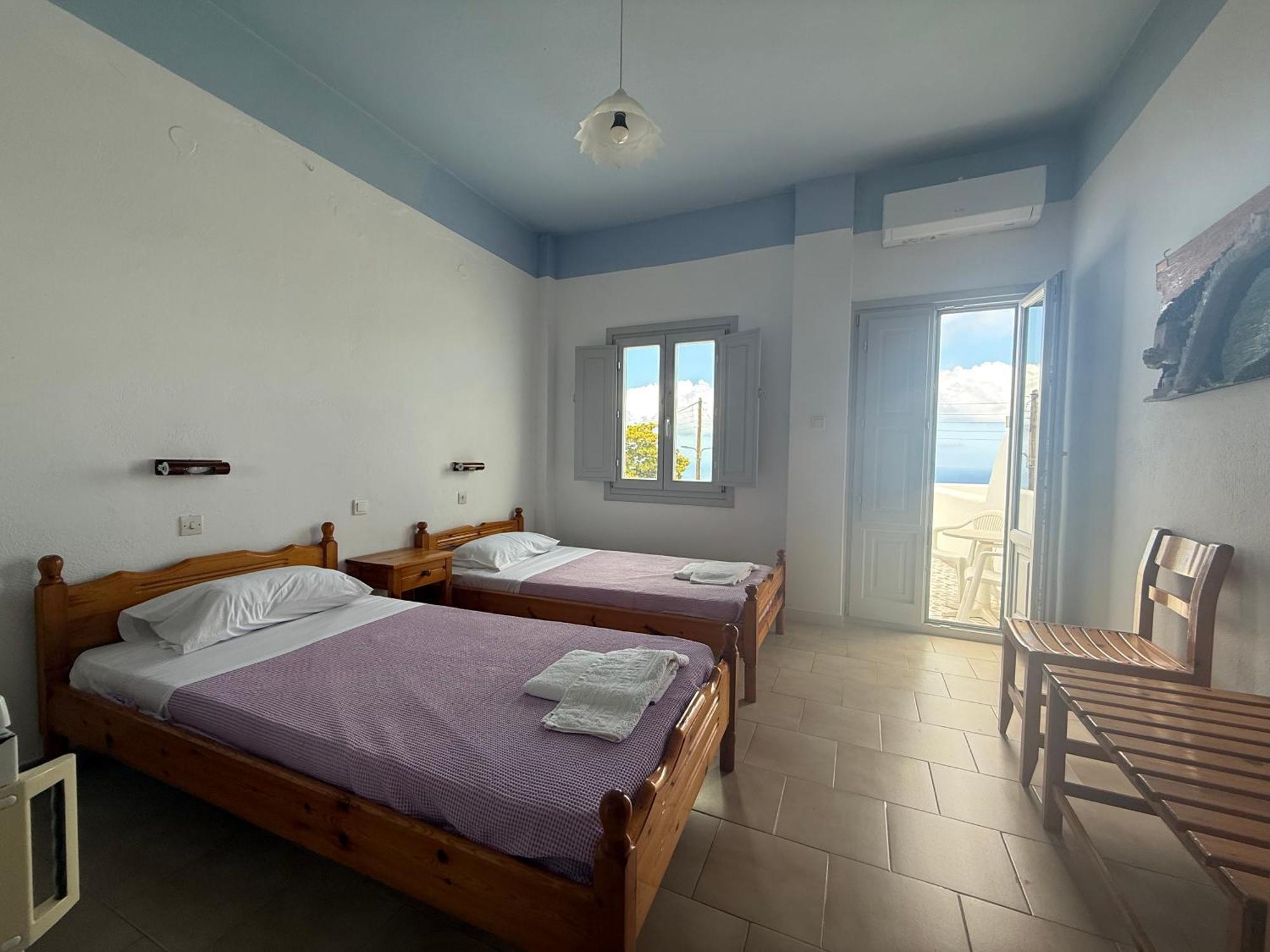 Hellas 2* Fira (Santorini)