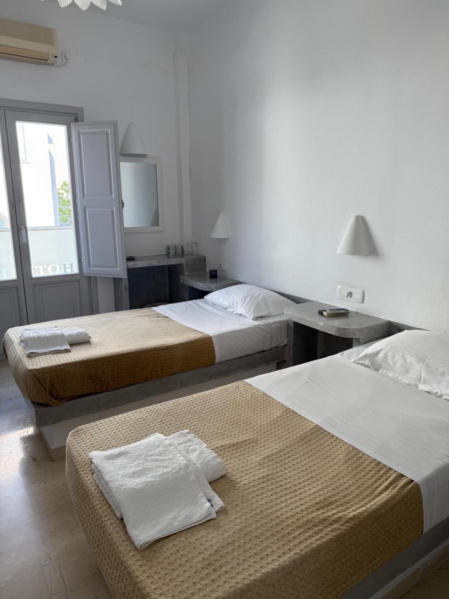 Hellas Fira (Santorini)