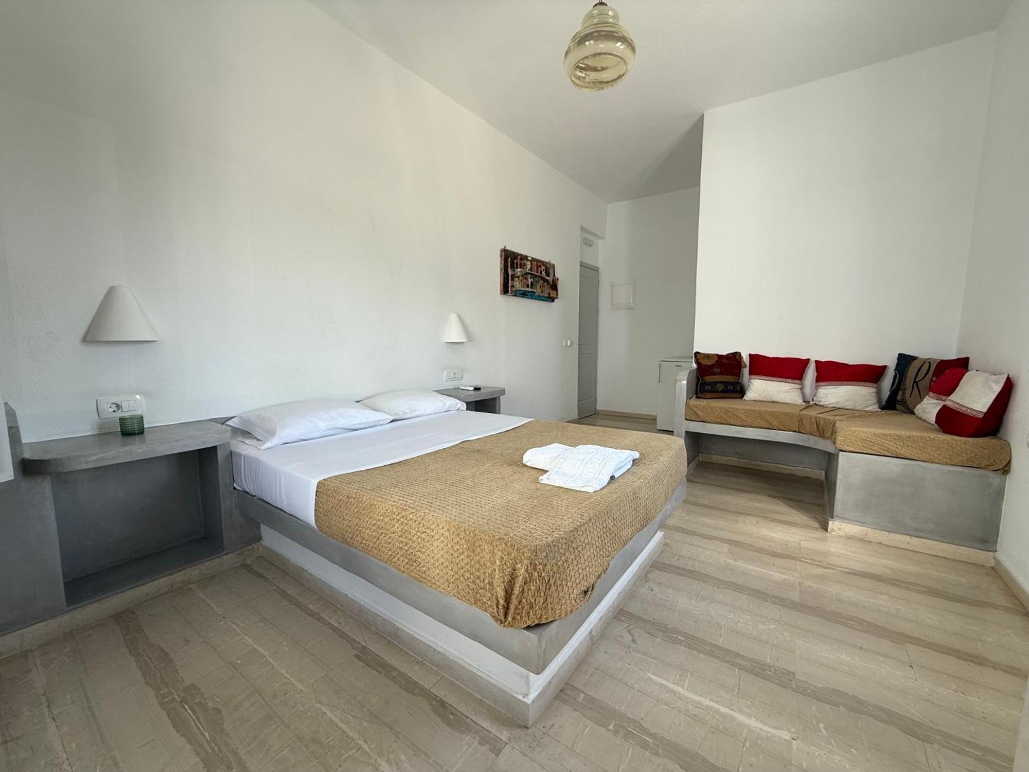 Otel Hellas 2*