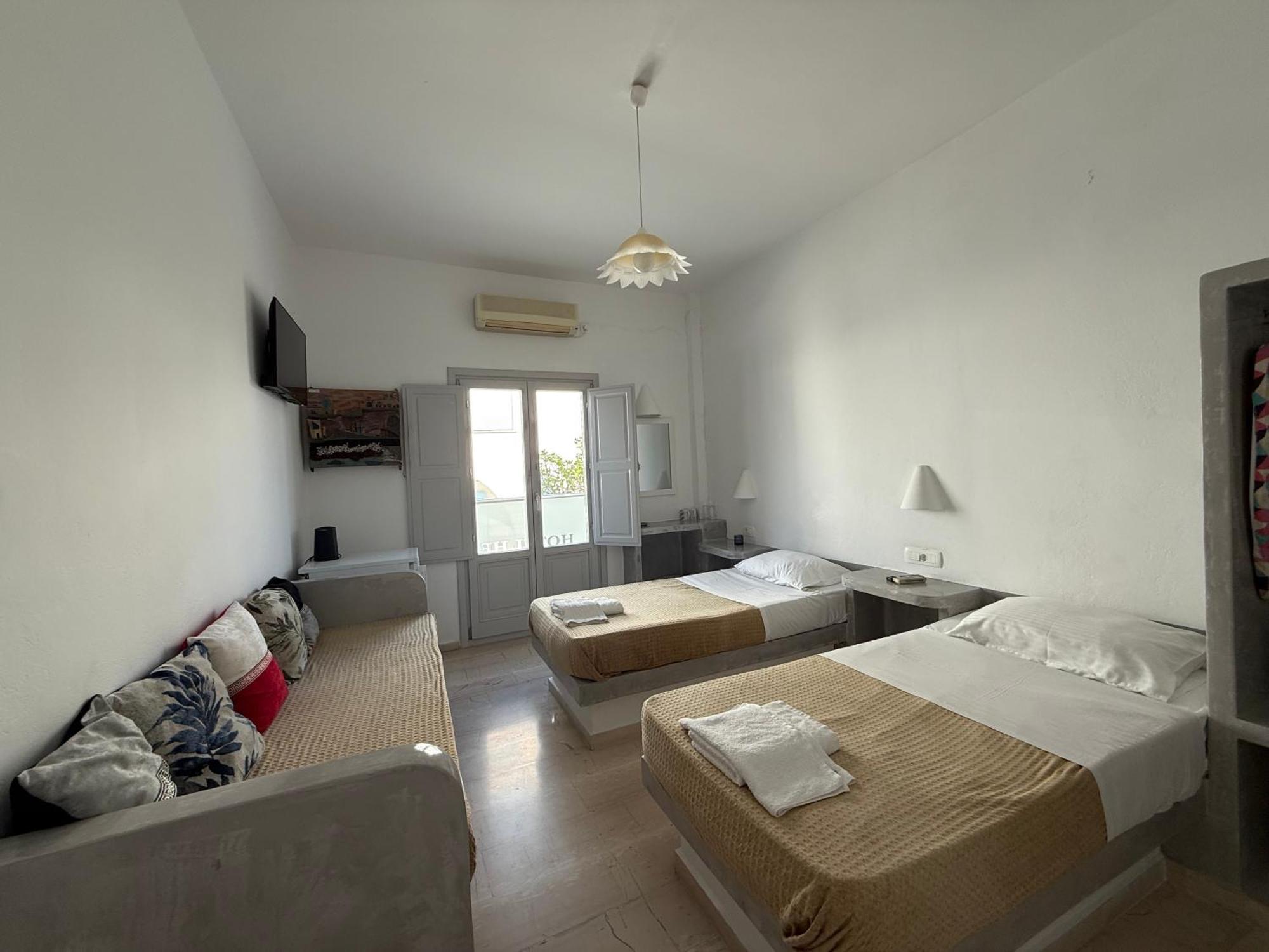 Hotel Hellas 2* Fira (Santorini)